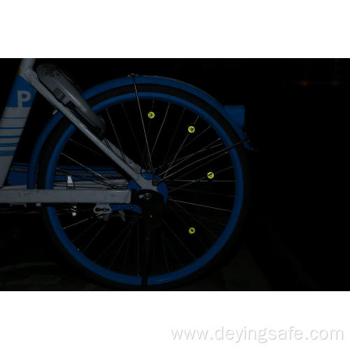 bicycle reflector with plastic material